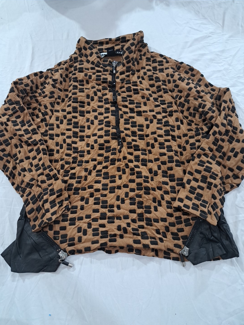 Jaqueta com Zíper e Estampa Geométrica JAMMIC