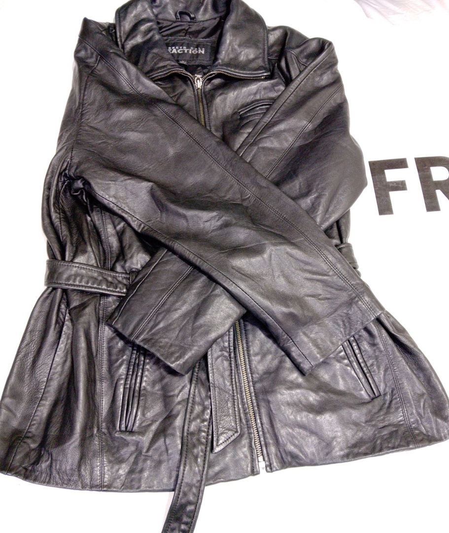 Giacca di pelle nera