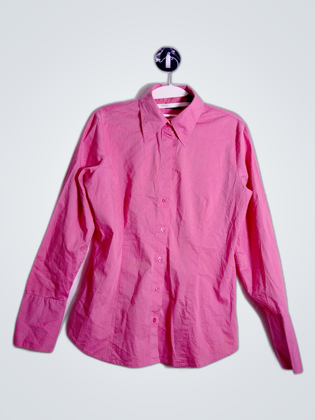 Camisa rosa de manga longa com botão