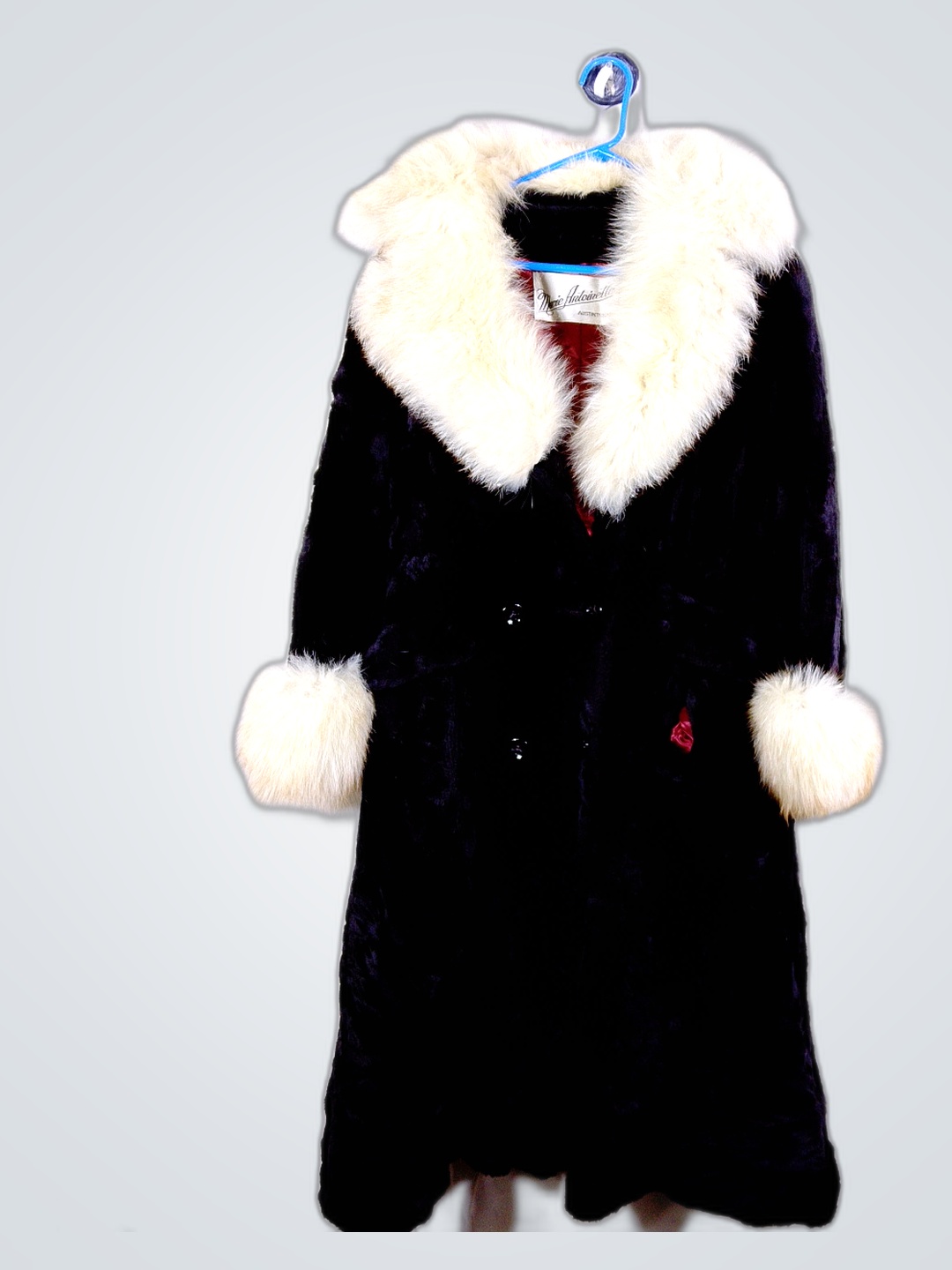 Marie Antoinette Samtmantel mit Pelzbesatz