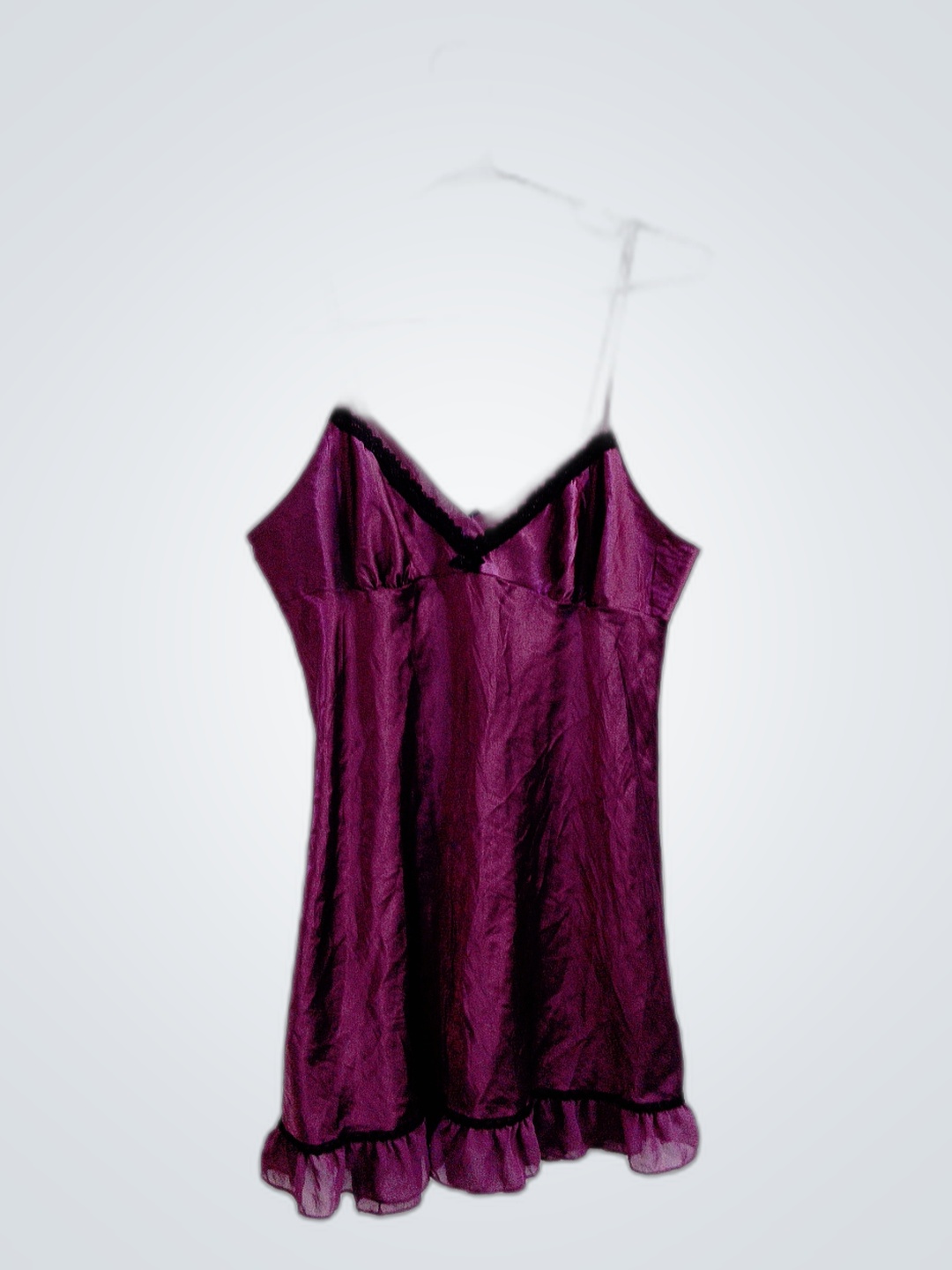 Violettes Satin-Nachthemd