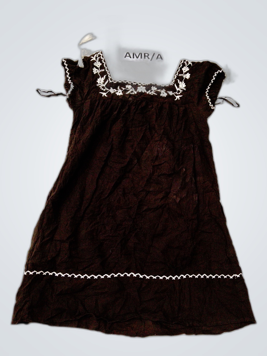 Abito ricamato marrone