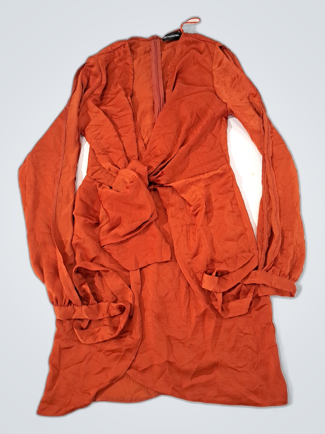 Vestito arancione a maniche lunghe