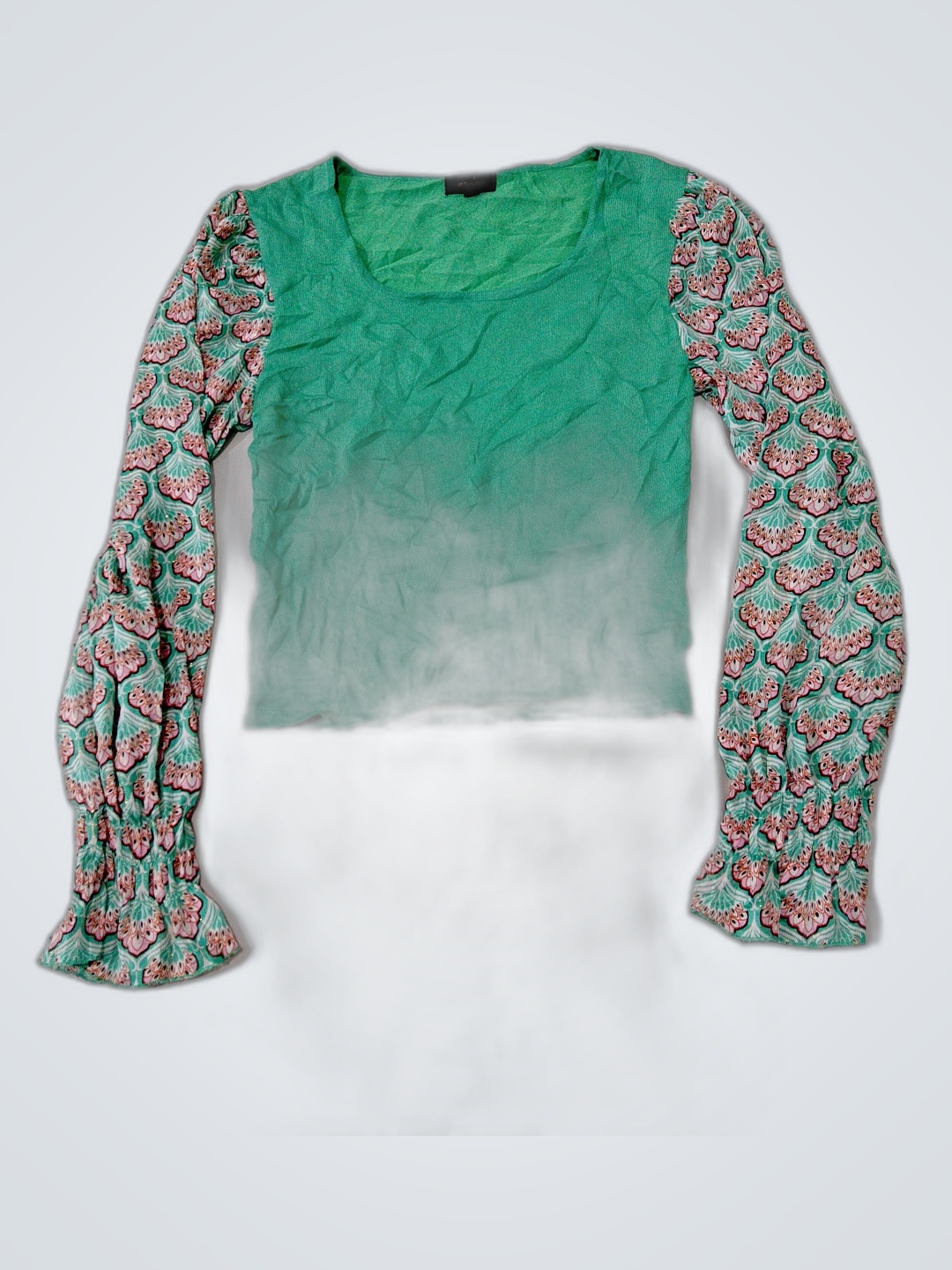 Top verde a maniche lunghe