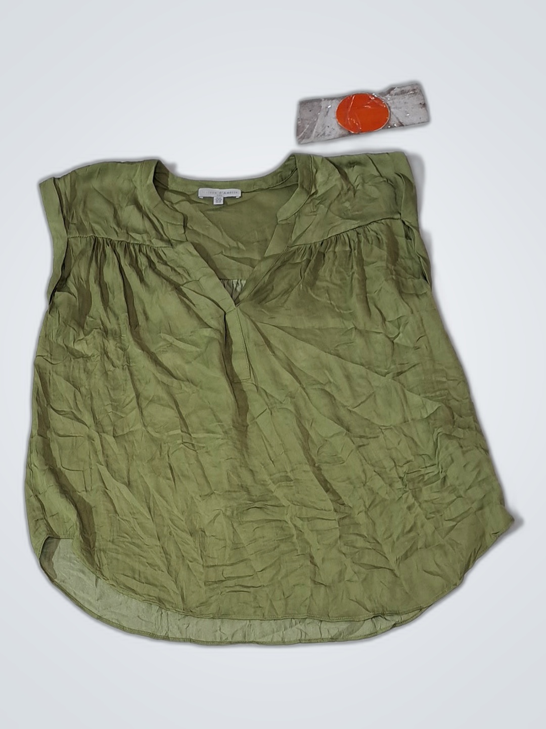 Grünes ärmelloses Oberteil