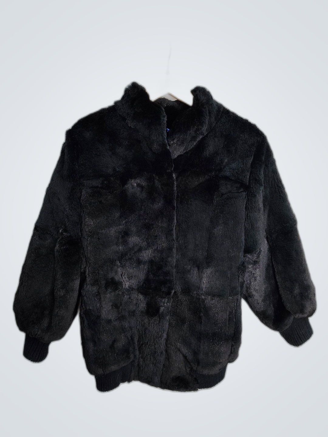 Veste en fourrure noire