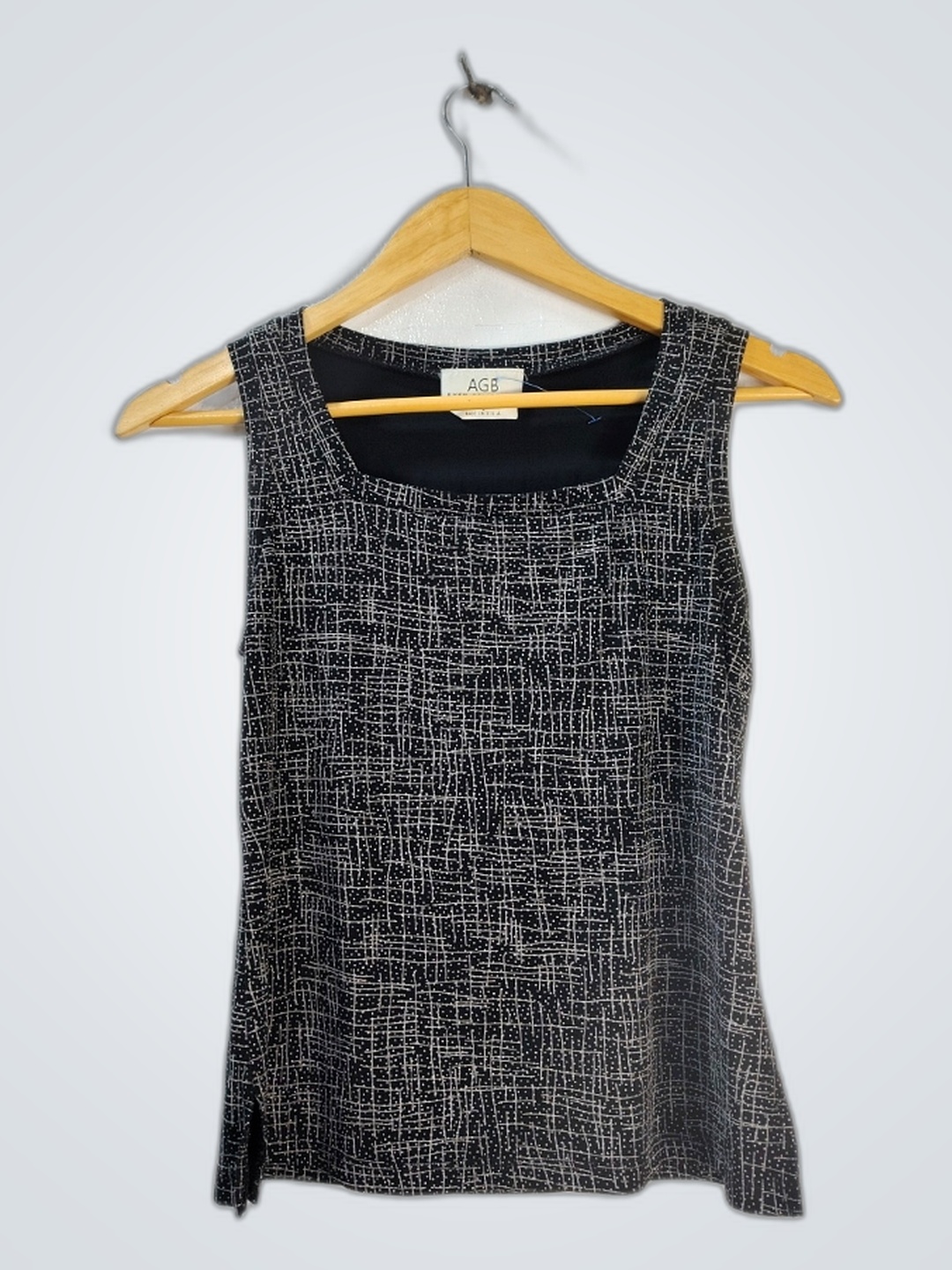 AGB BYER CALIFORNIA Gray and White Tunic Top