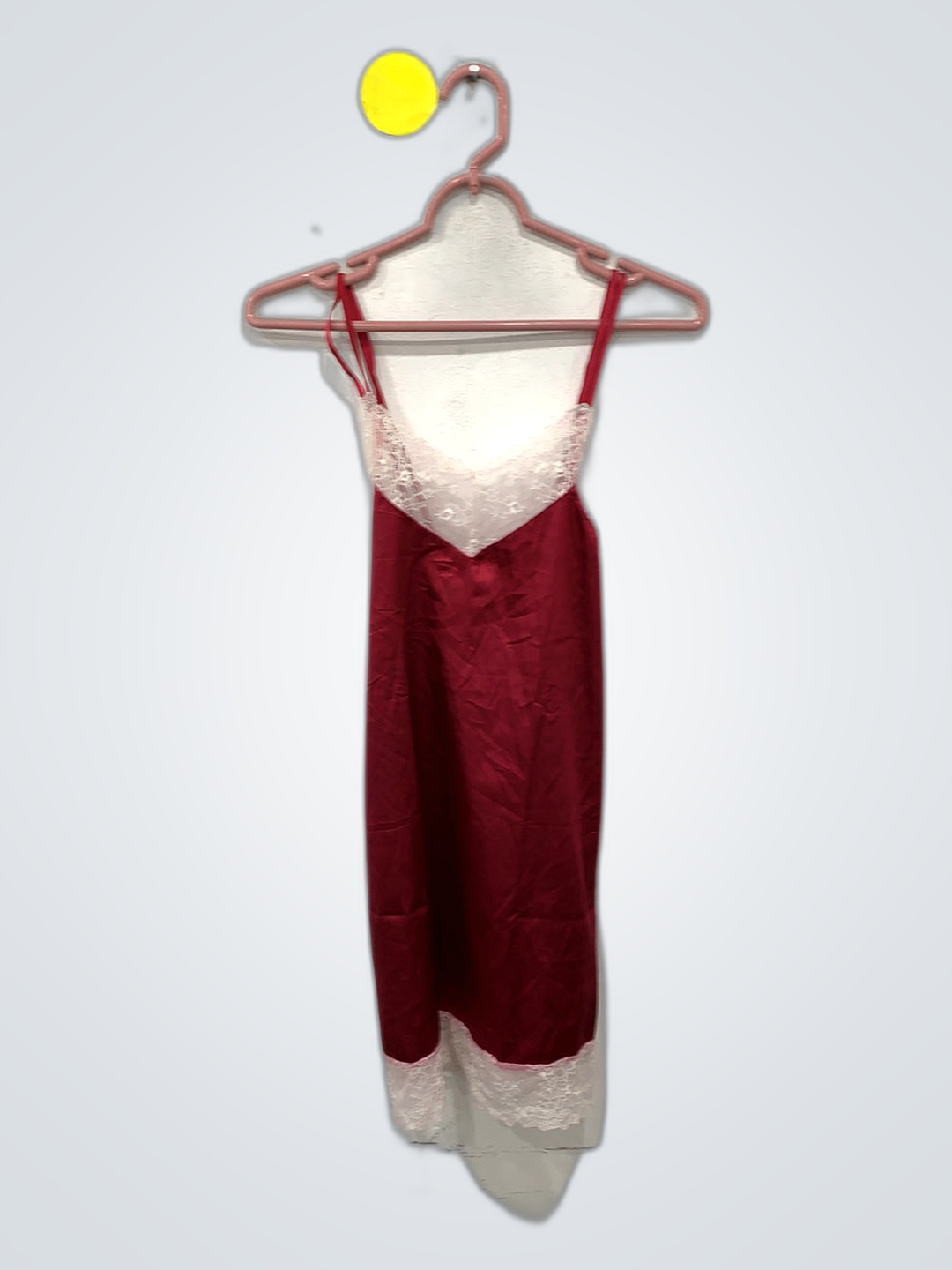 Vestido de Seda Vermelha com Renda