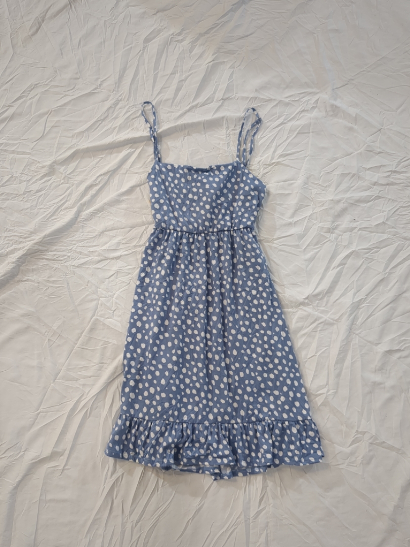 Robe mini à pois bleus et blancs