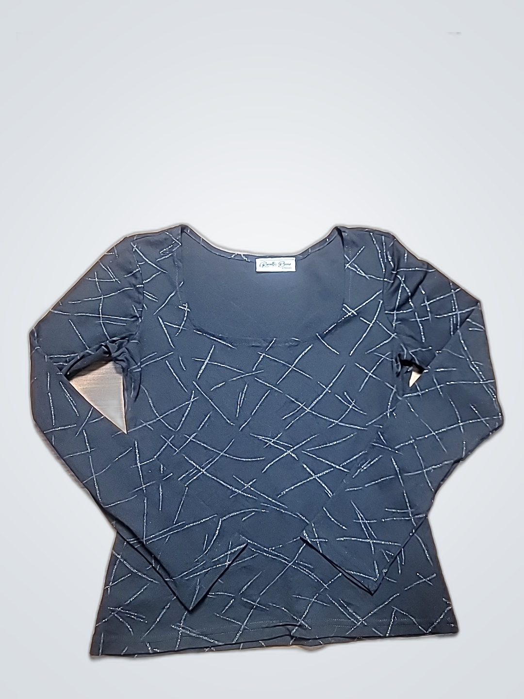 Top Preto com Linhas Brancas