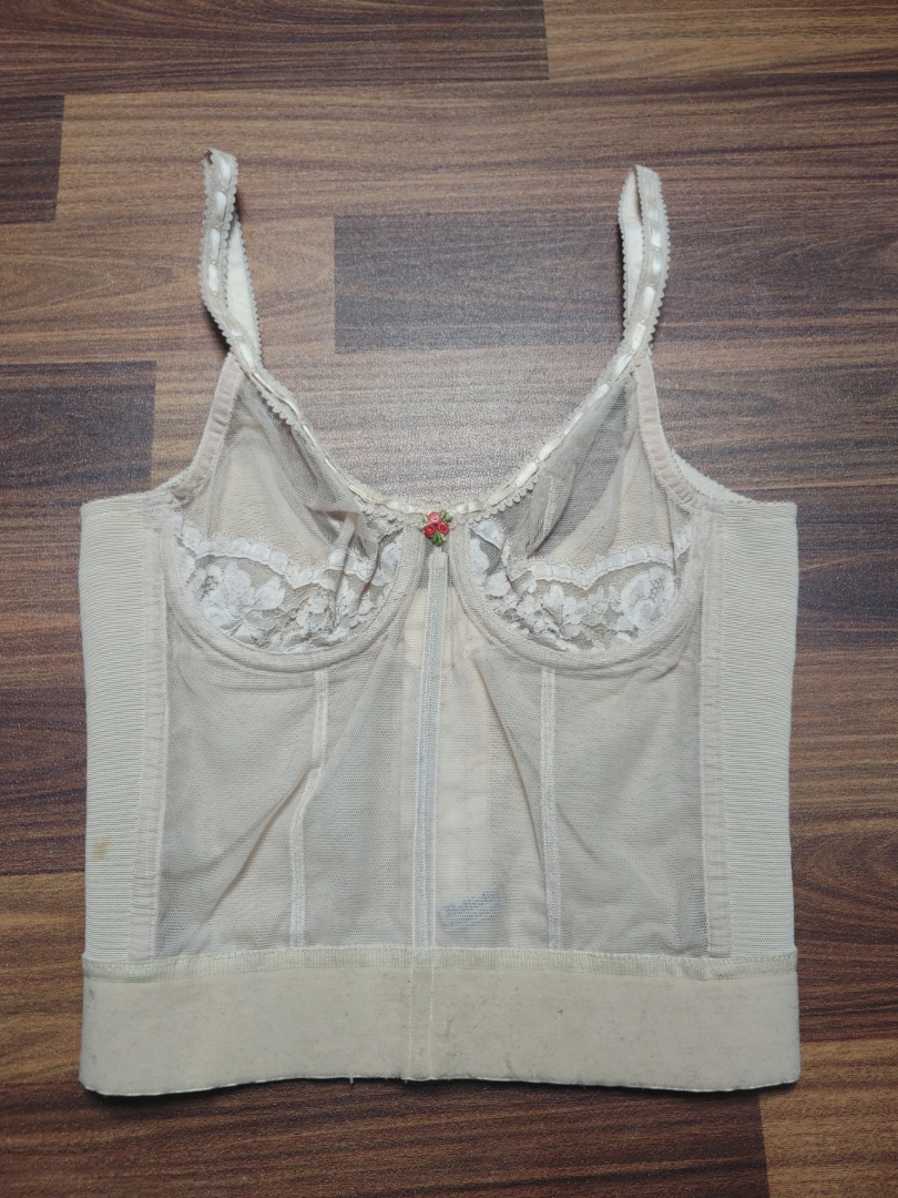 Corpetto in pizzo beige