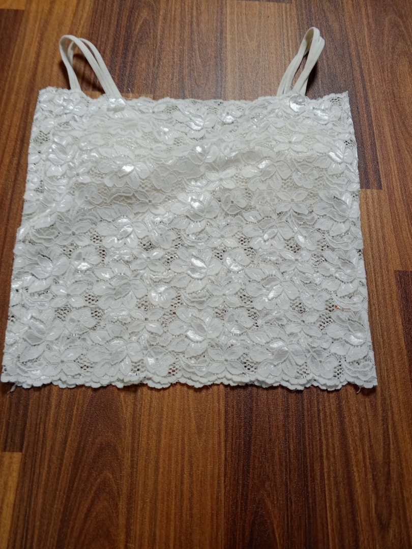 Weißes Spitzen-Cami-Top