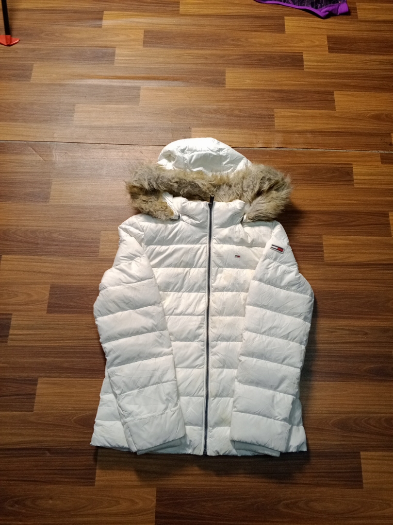 Veste matelassée blanche Tommy Jeans avec capuche ..
