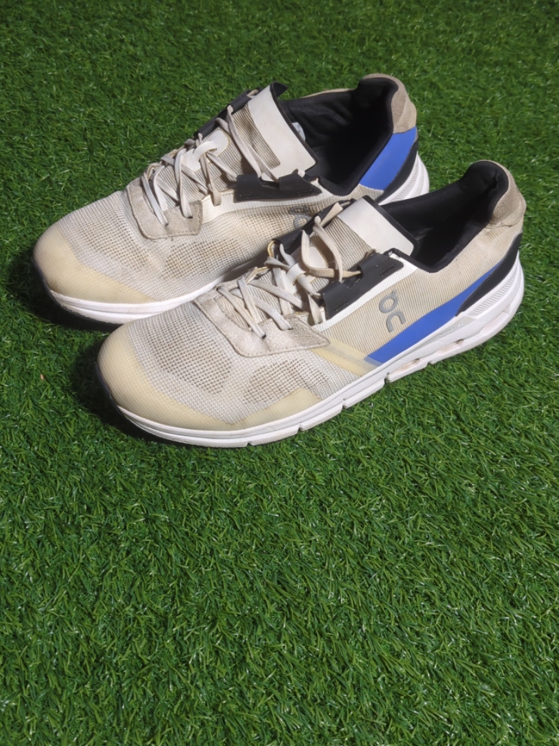 On Cloud Running Shoes