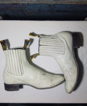 ディエゴのホワイトレザーアンクルブーツ
