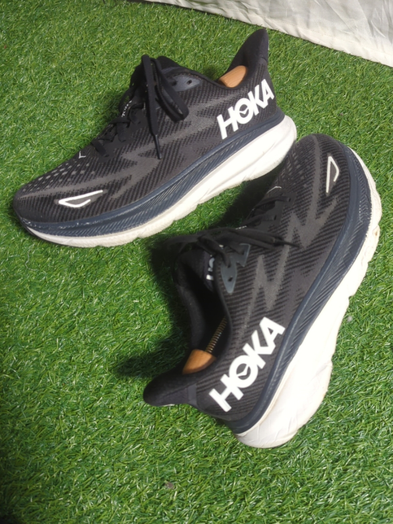 HOKA Clifton Sneakers Black