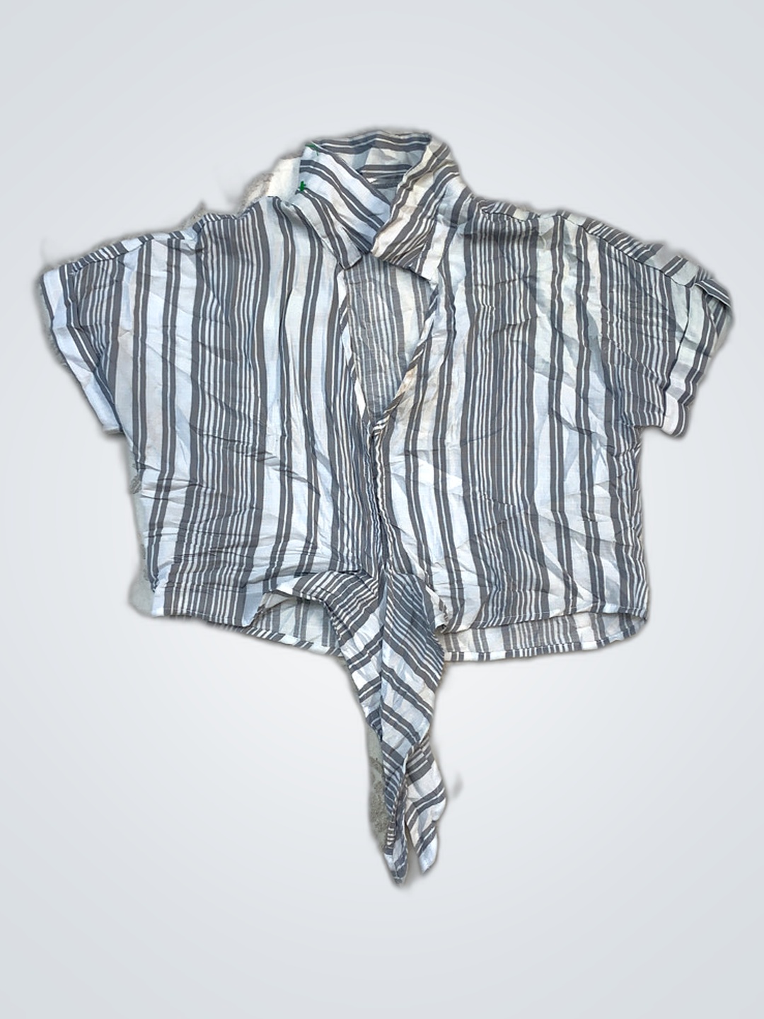 Blusa Listrada com Laço na Frente