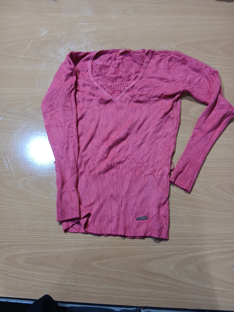 Wasp V-Neck Knit Top