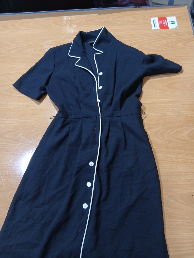 Liz Claiborne Schwarzes Kleid mit Weißem Saum