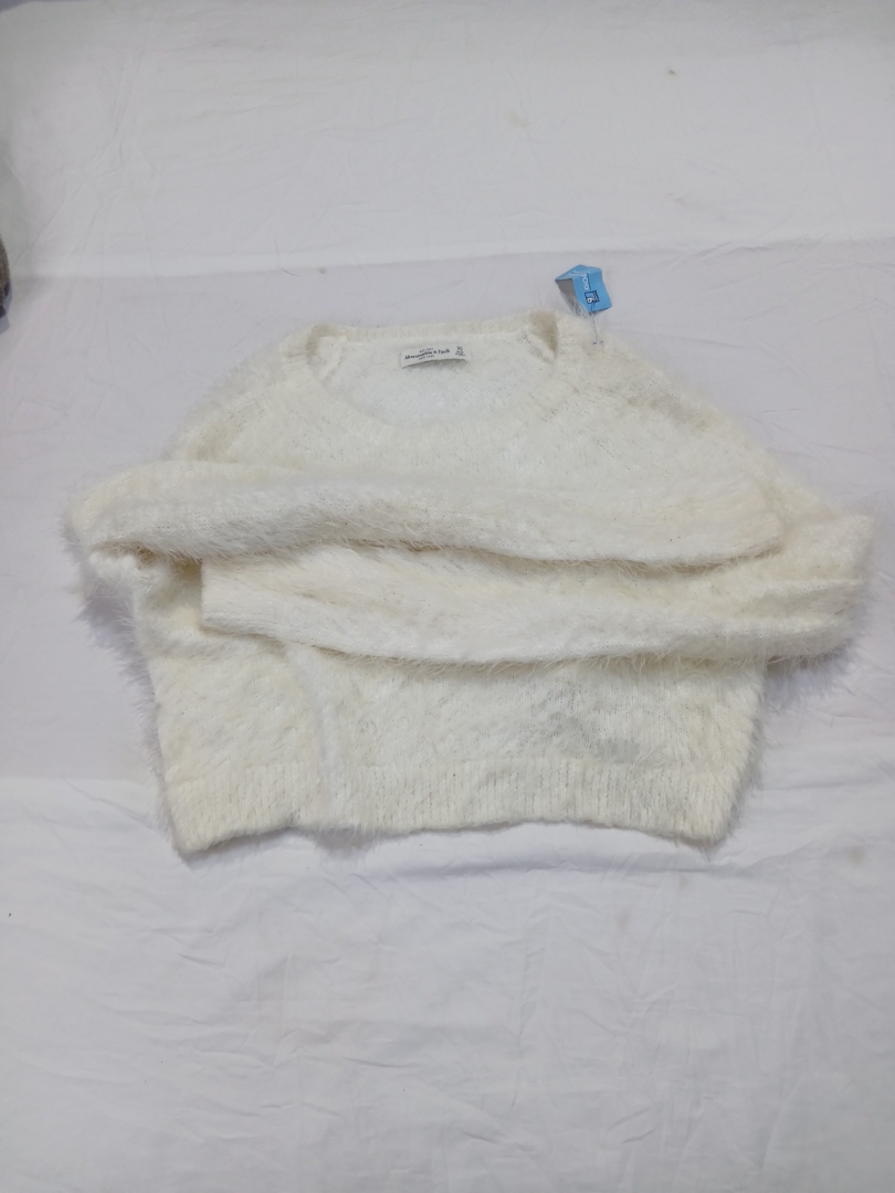 Abercrombie & Fitch White Fuzzy Knit Sweater
