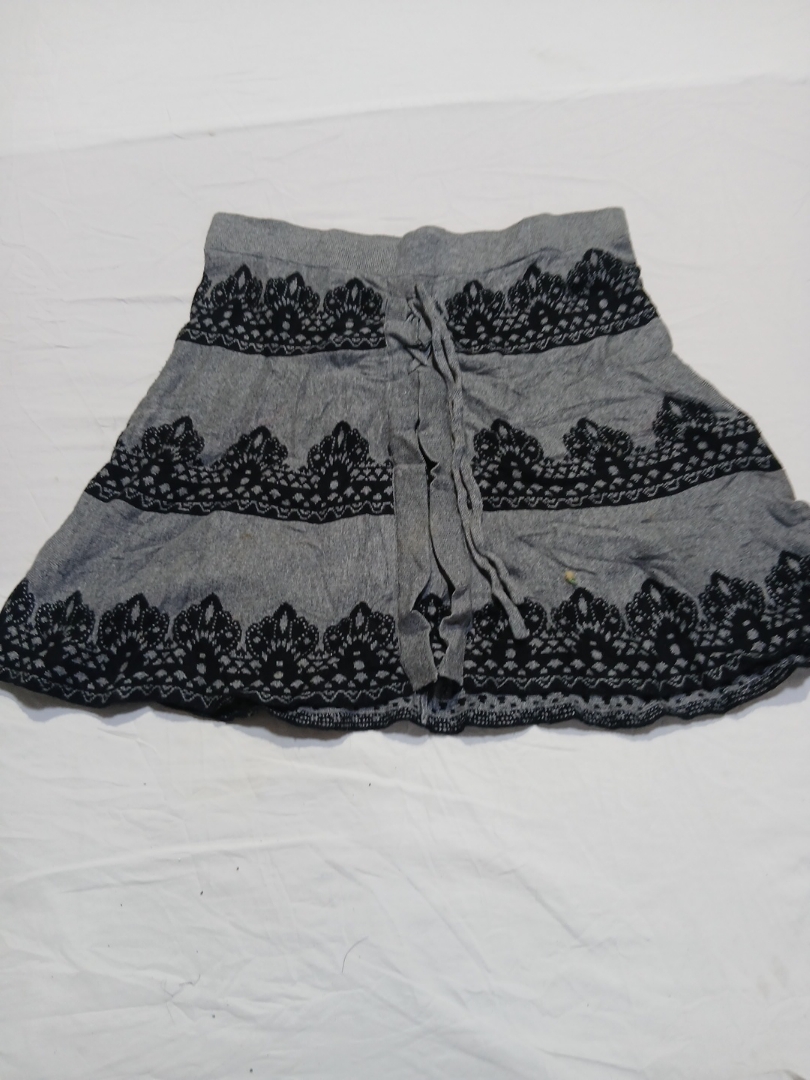 Saia Mini Cinza da Candie's com Renda Preta