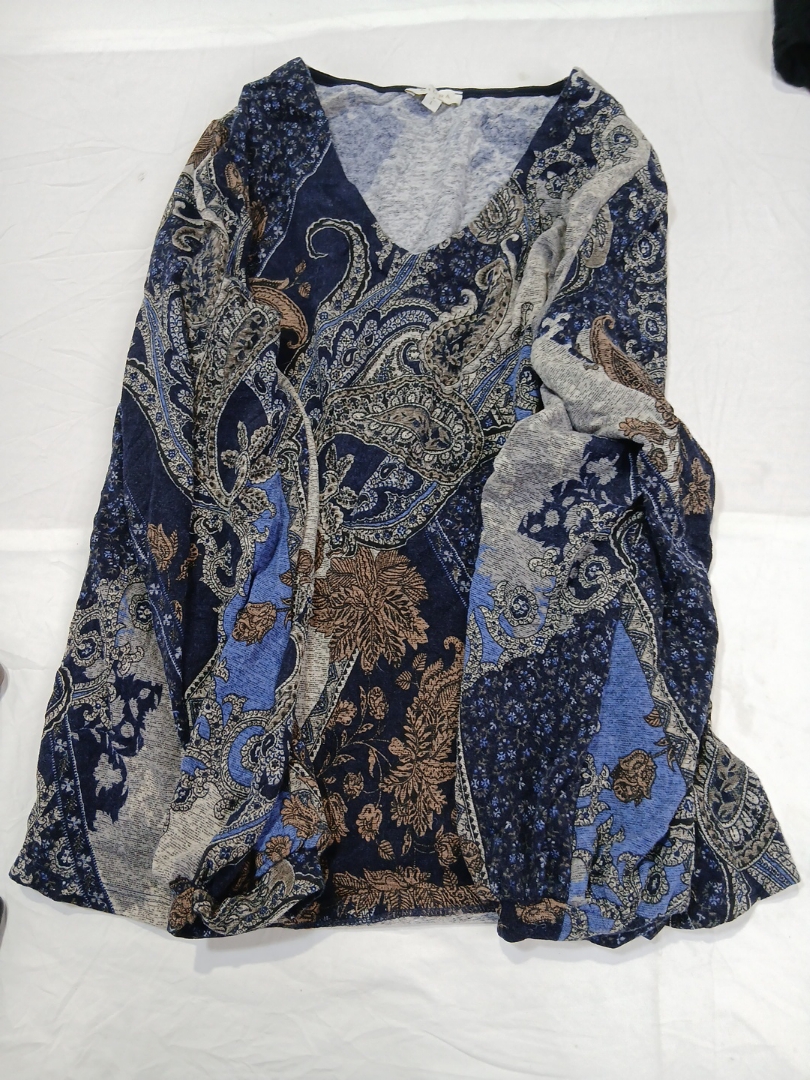 Top à manches longues en V imprimé cachemire Laura..