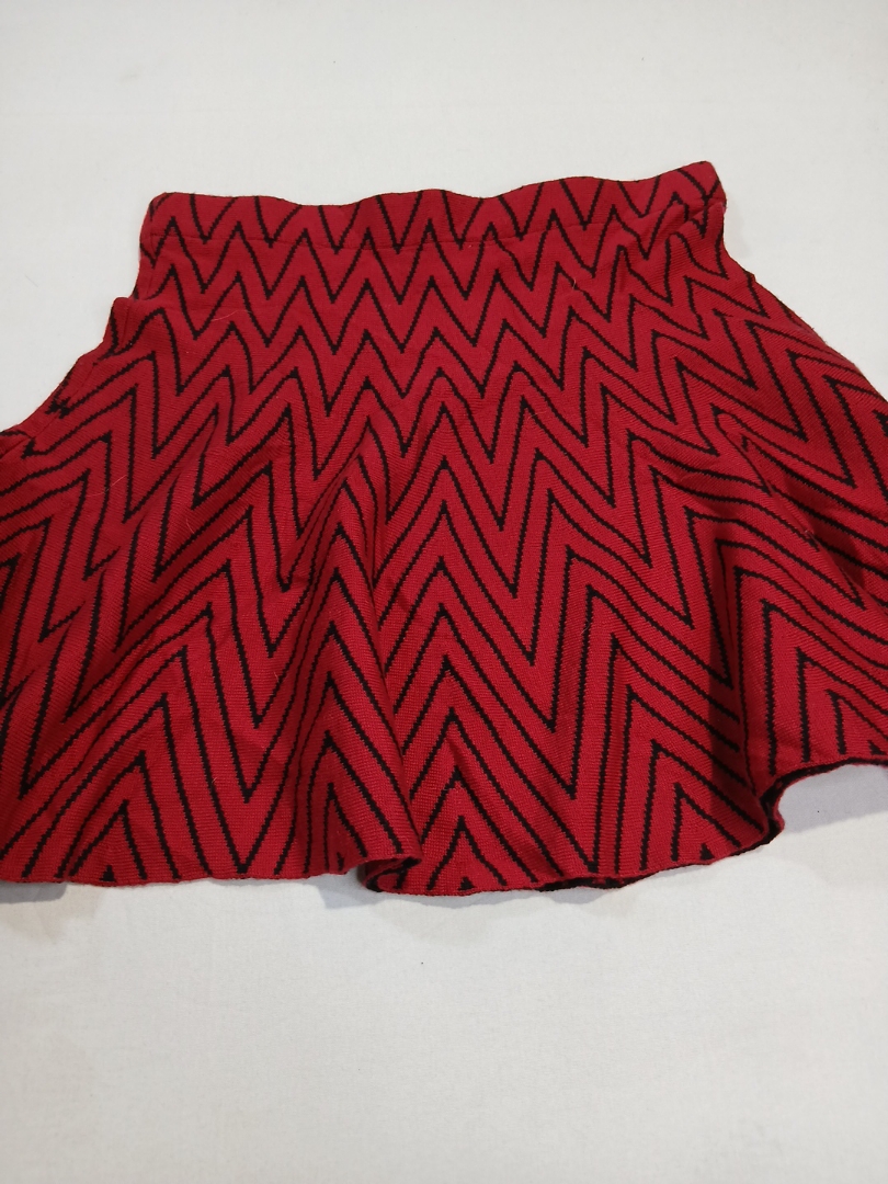 Saia Zig Zag Vermelha e Preta