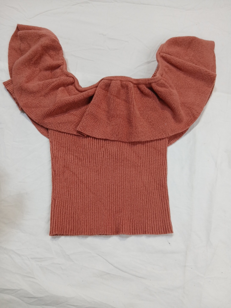 Top à volants dénudé des épaules