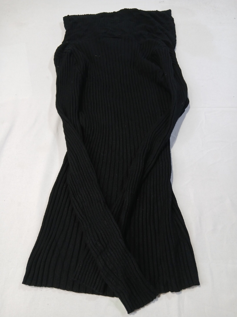 リブ編みオフショルダートップ