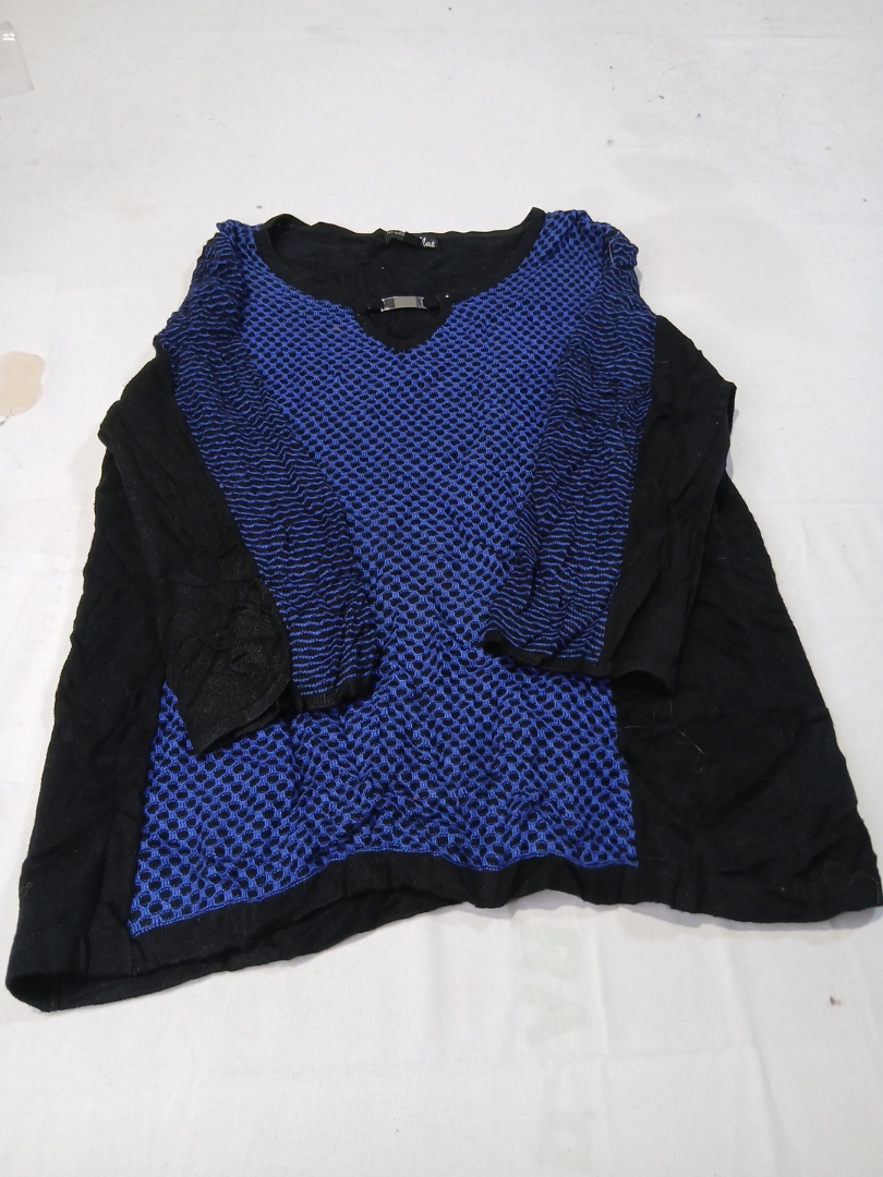 Blouse with blue and black pattern