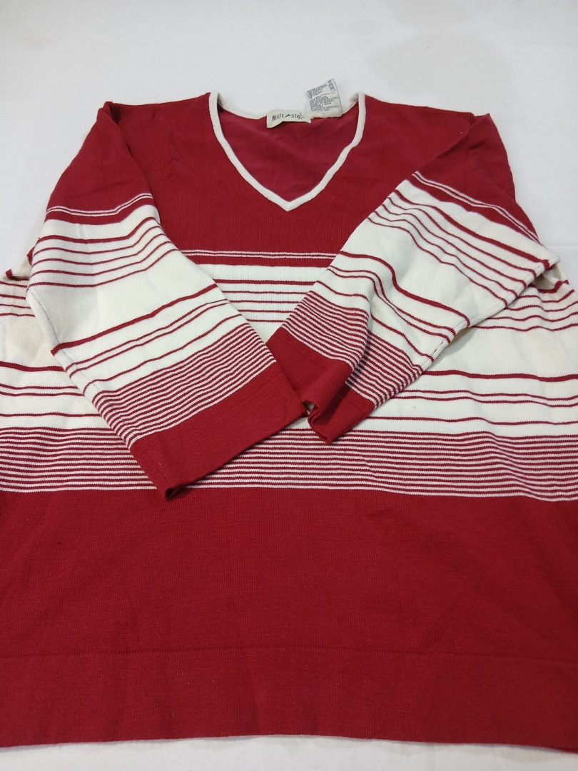 Maglione a righe rosse e bianche