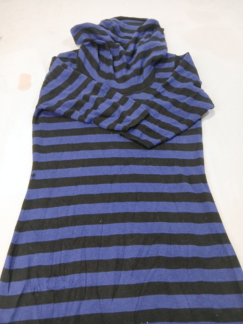 Top termico a righe blu e nere