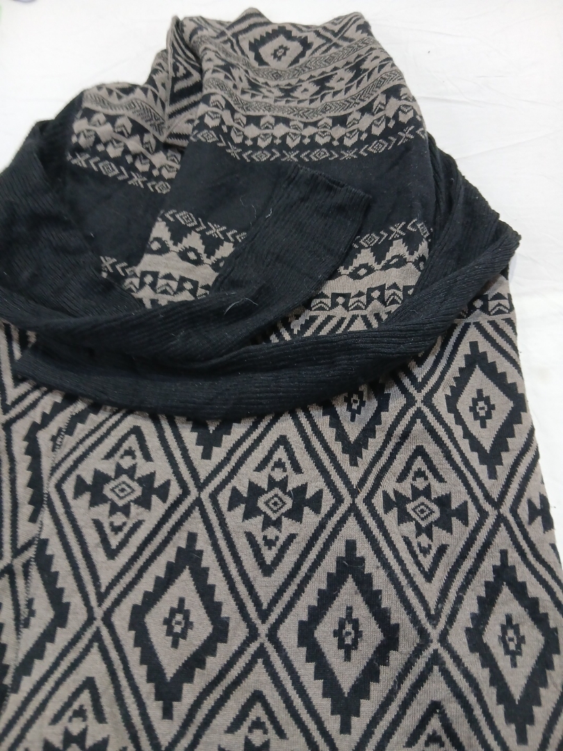 Top en tricot à motif aztèque