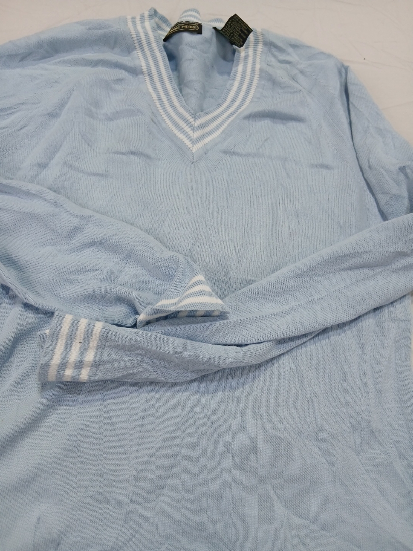 Maglione lavorato a maglia blu chiaro