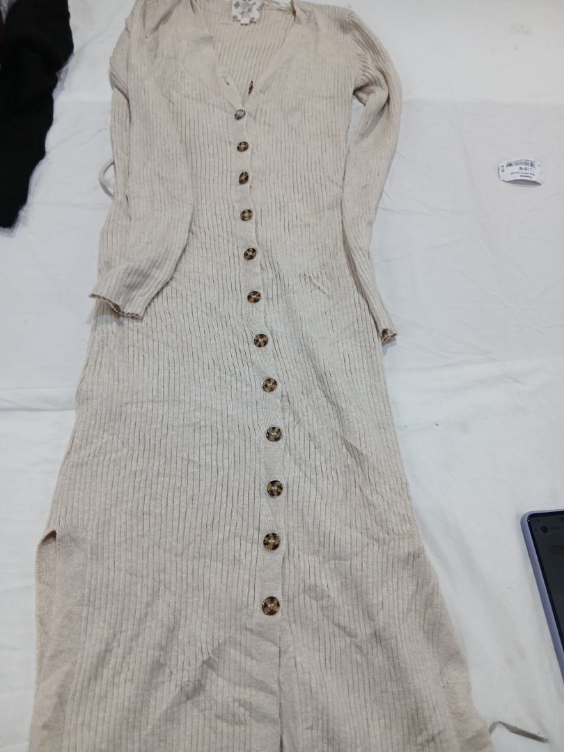 ロングスリーブリブニットボタンダウンドレス