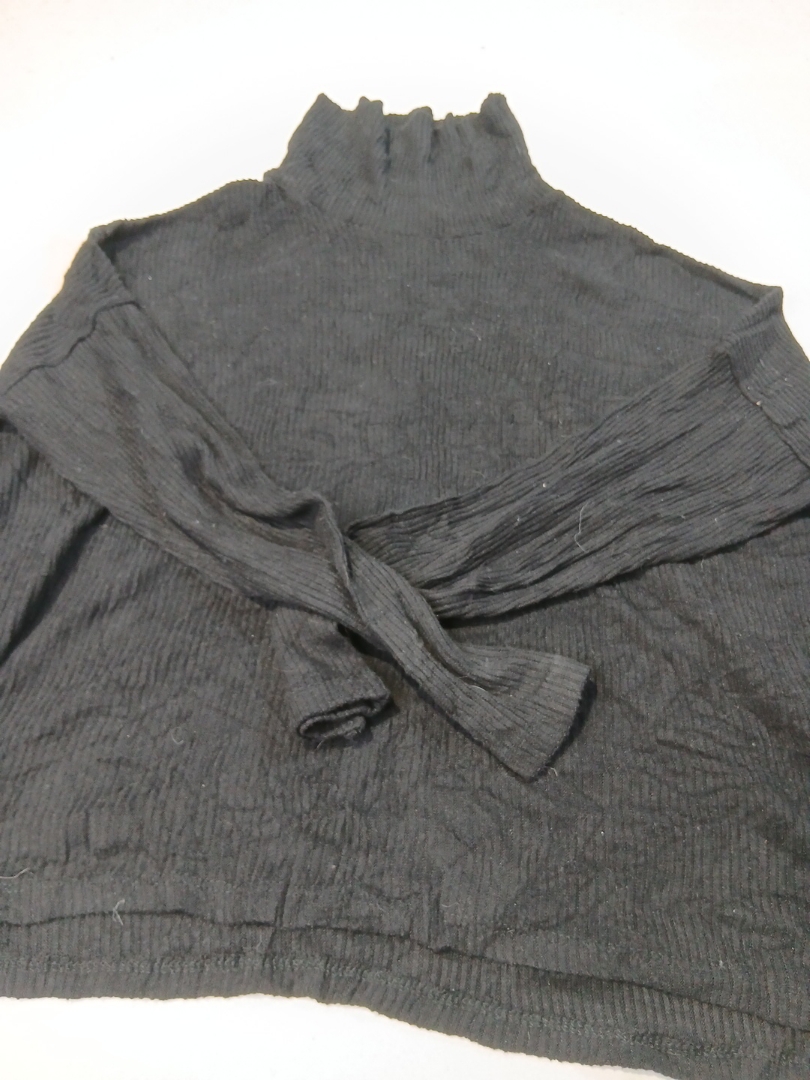 Pull col roulé noir