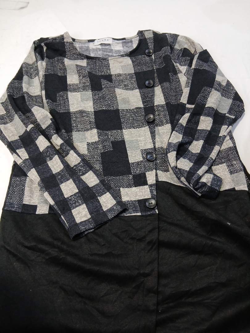 TERRA Patchwork-Cardigan und schwarzes Rock-Set