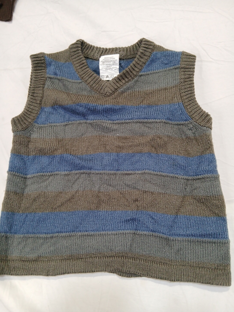 Chaleco tricoté rayé marron et bleu