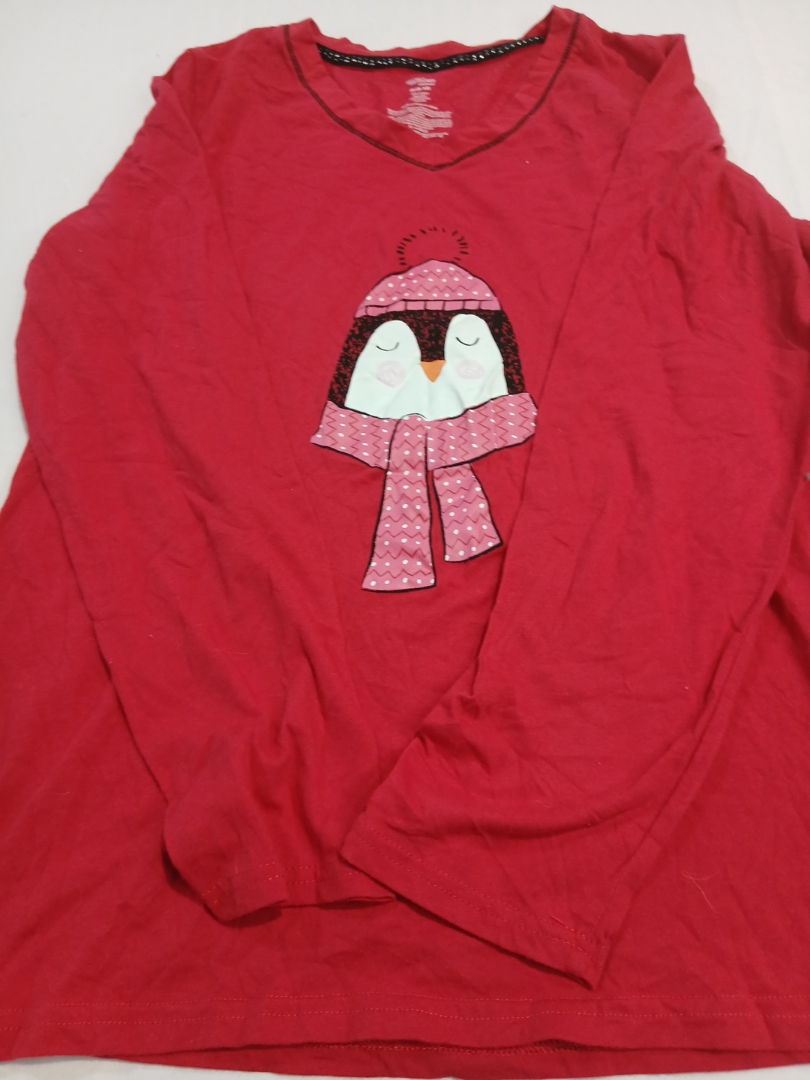 Long Sleeve Penguin Graphic T-Shirt