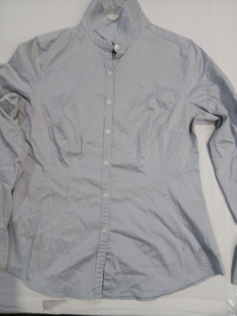 Camicia azzurra con bottoni