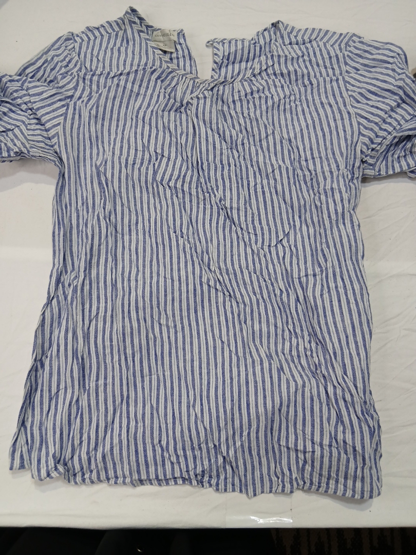 Blusa Listrada Azul e Branca