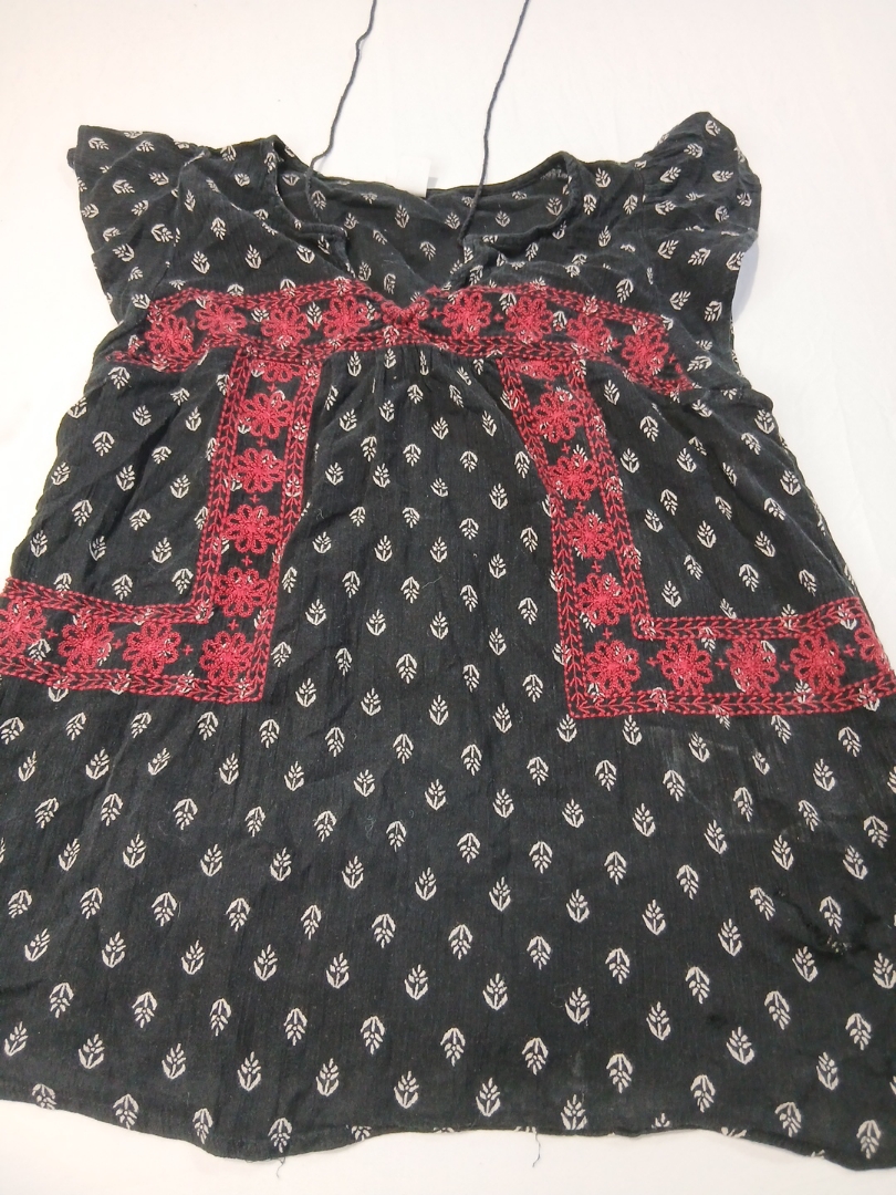 Old Navy ブラック フローラル 刺繍 トップ