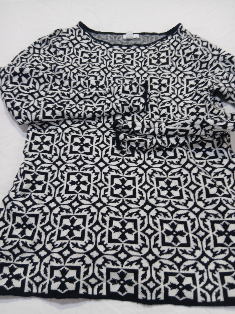 Black and White Patterned Top