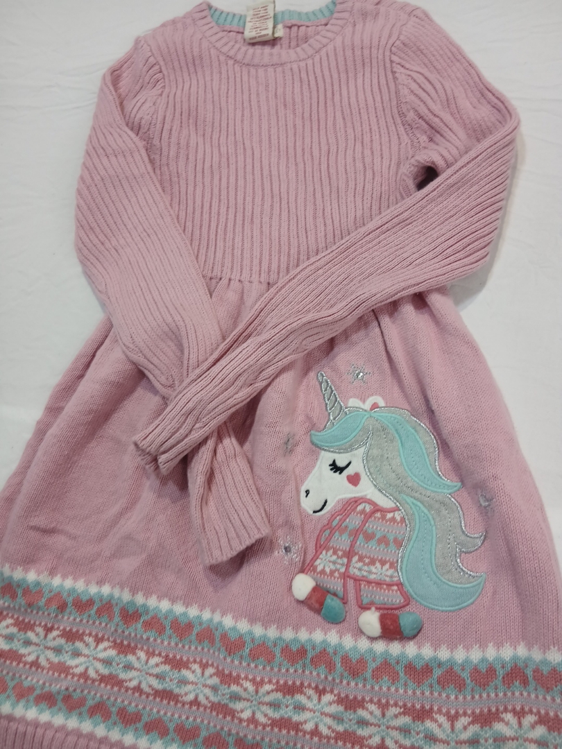 ユニコーンデザインのピンクニットドレス