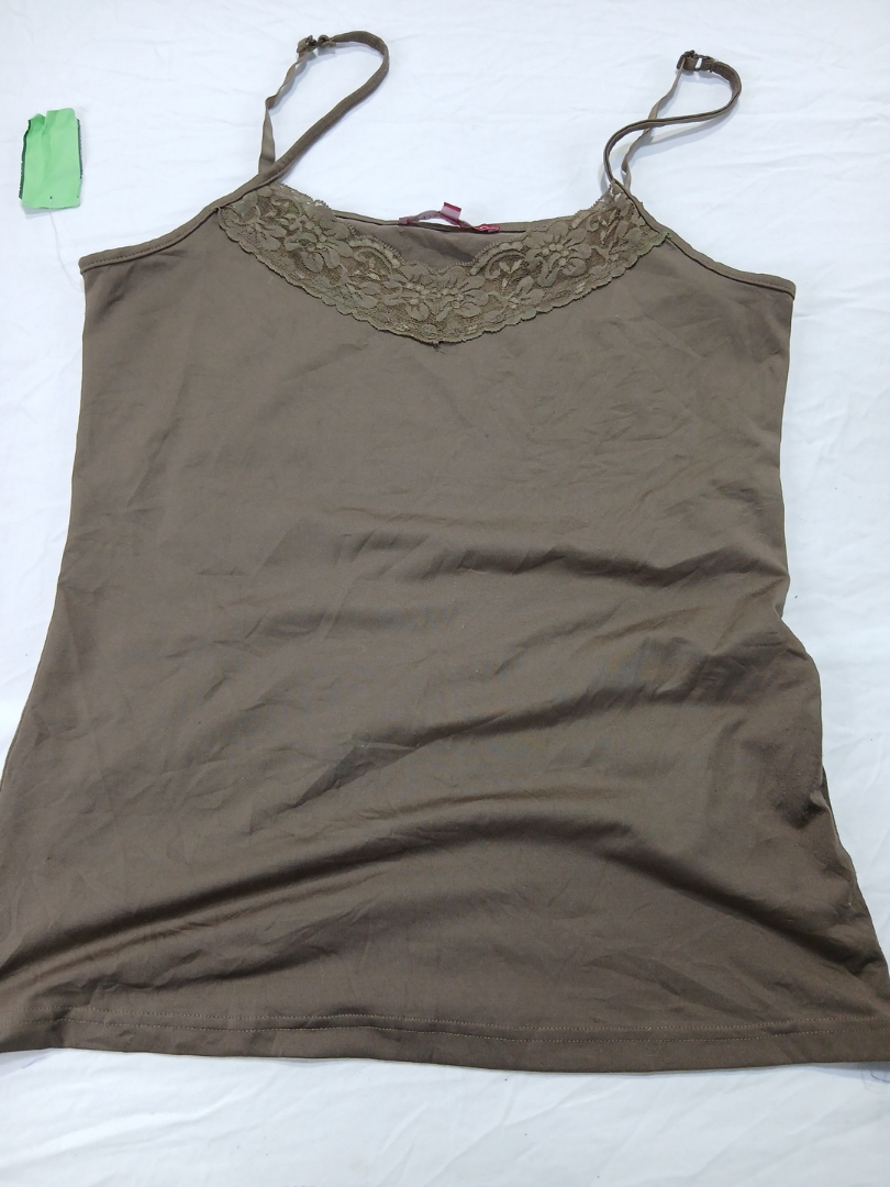 Débardeur marron avec détails en dentelle