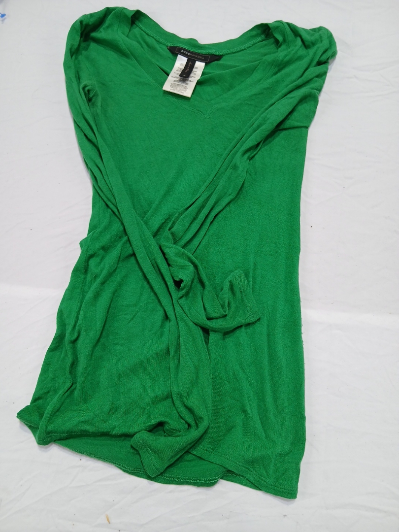 Top asimmetrico verde