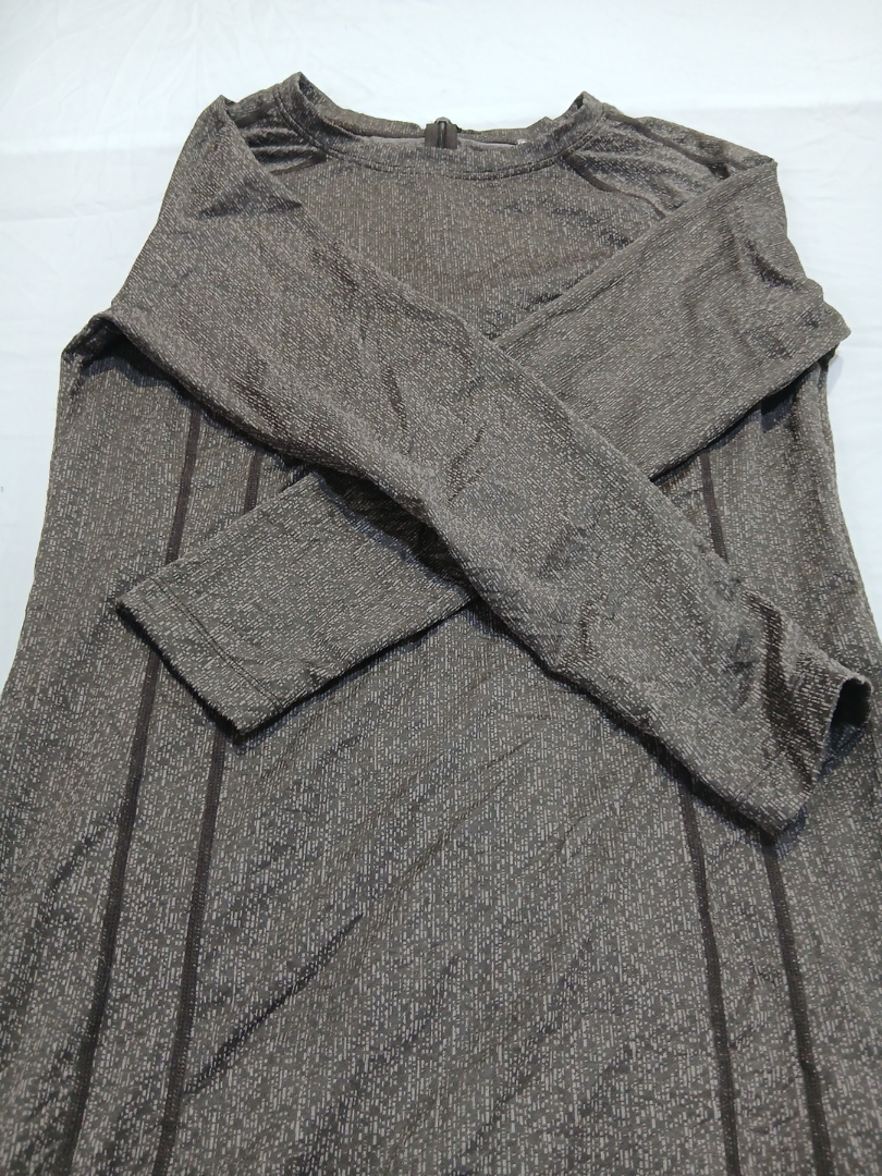 Moisture-wicking active top