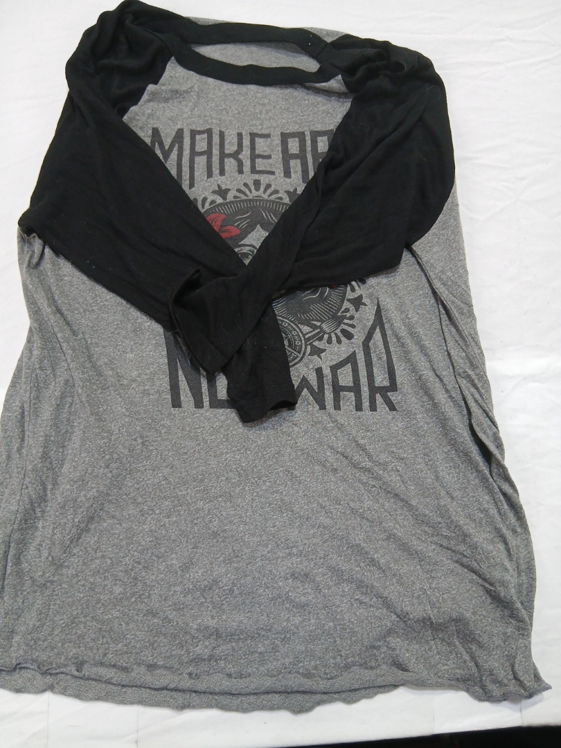 Raglan Sleeve T-Shirt with Graphic Print