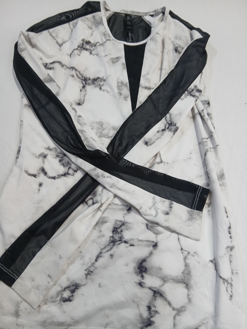 Top con stampa in marmo