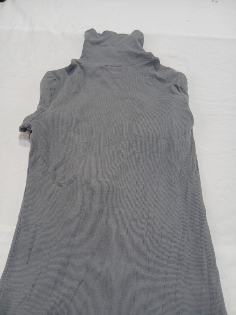 Jaded Glory Gray Turtleneck Top